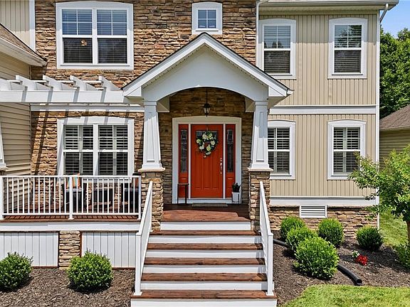 2nd image of 7551 English Boxwood Ln