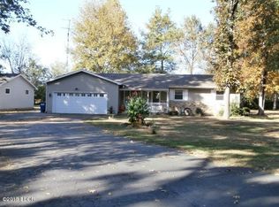 7841 Idyle Wild Rd, Du Quoin, IL 62832
