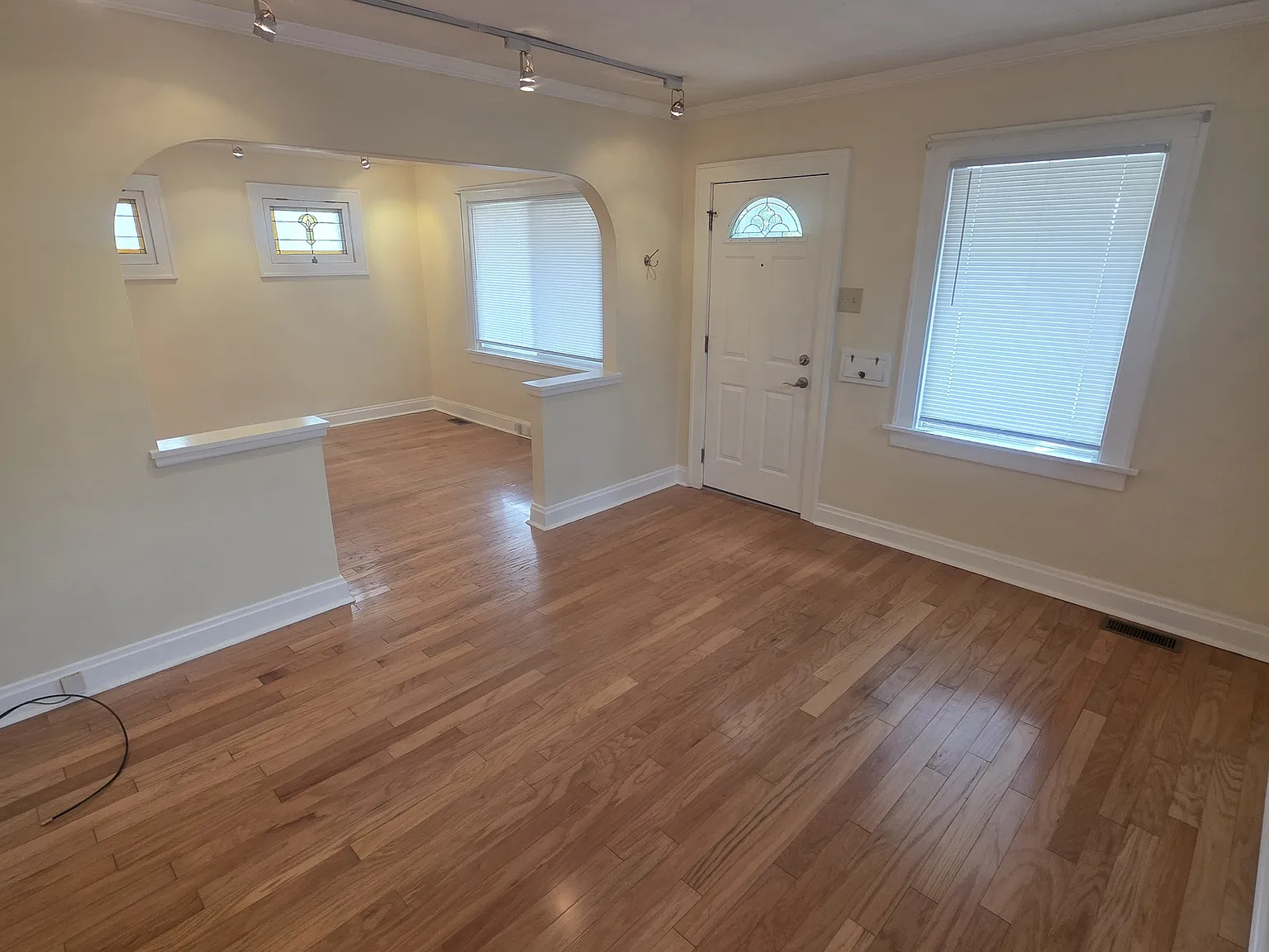 1 bed, 850 sqft, $1,600 — Photo 4
