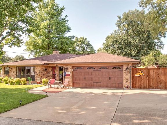 4th image of 2503 Evinrude Dr