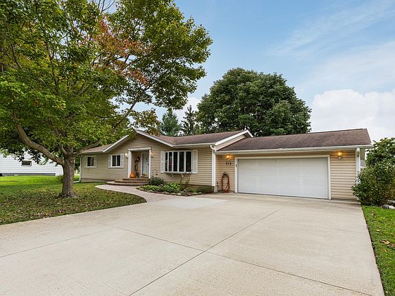 2nd image of 914 Marshall Dr