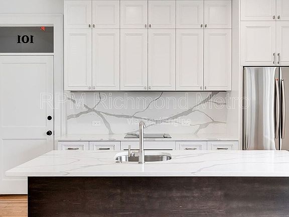 3rd image of 2025 Monument Ave APT 203