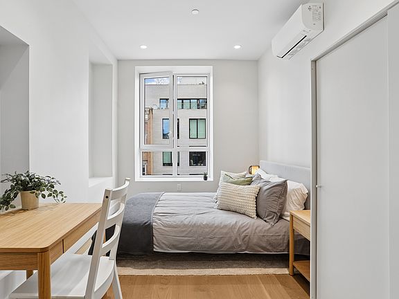 3rd image of 275 20th St #2I