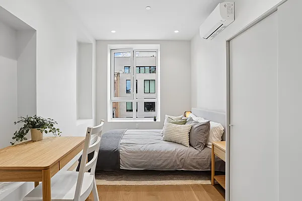 Bedroom, photo 2