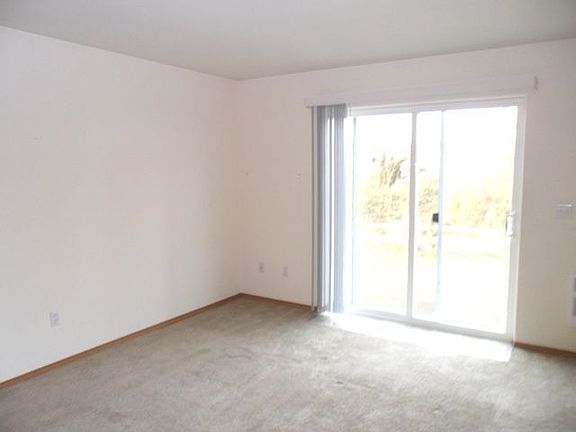 5th image of 203 99th St E Unit A