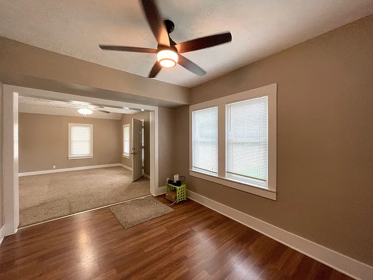 1002 N Grimes St — Photo 7