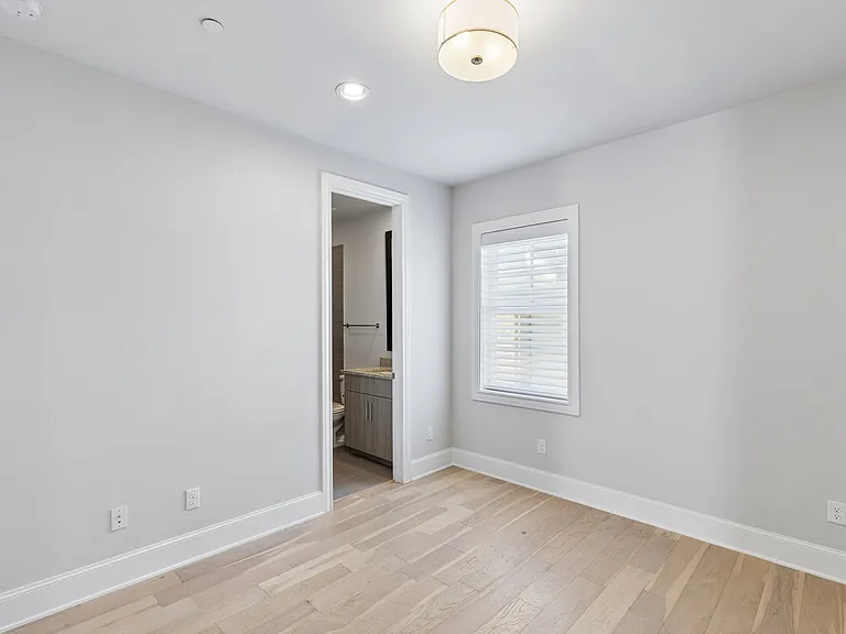 14995 Oak St — Photo 19