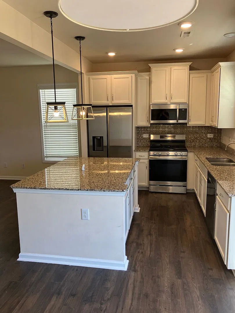 Lovley Townhome in Townes at Sherrills Ford — Photo 4