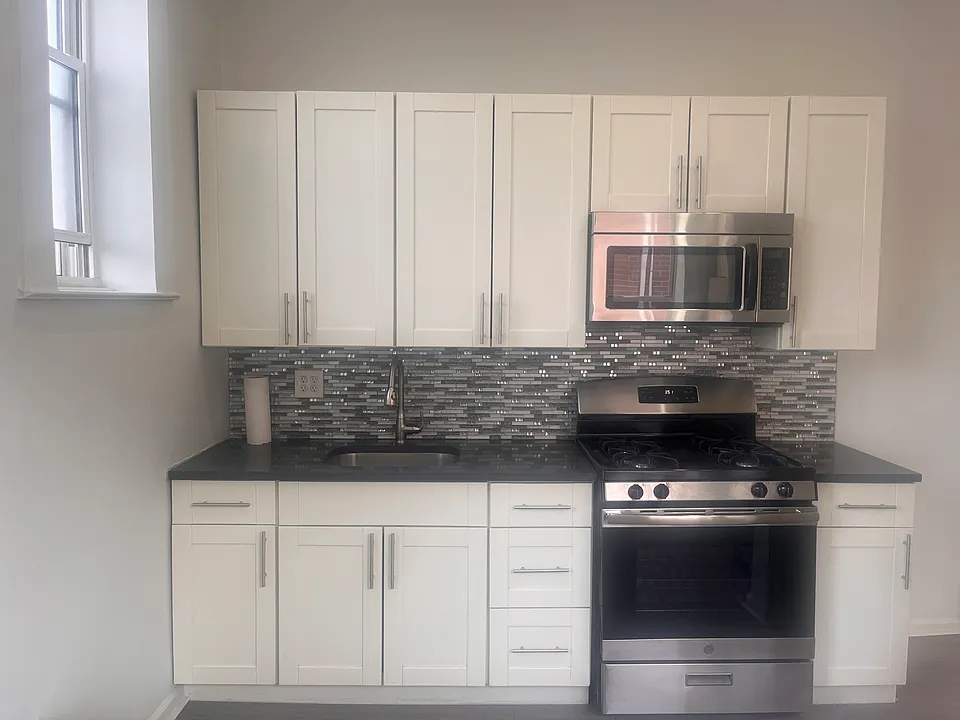 Stainless Steel Appliances and Plenty of Kitchen Storage