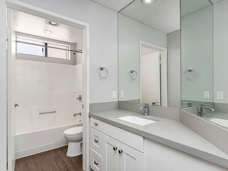 Reno Apartments — Photo 4