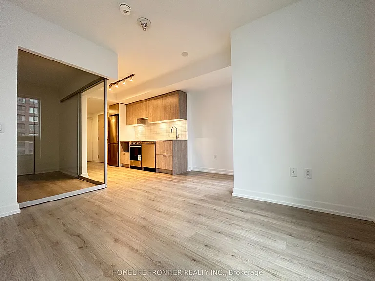 395 Bloor St E #1812 — Photo 6