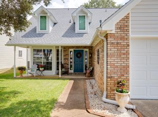 489 Sandy Ridge Cir, Mary Esther, FL 32569