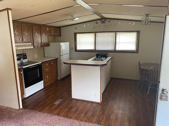 2nd image of 12 Dolan Mobile Home Park #12