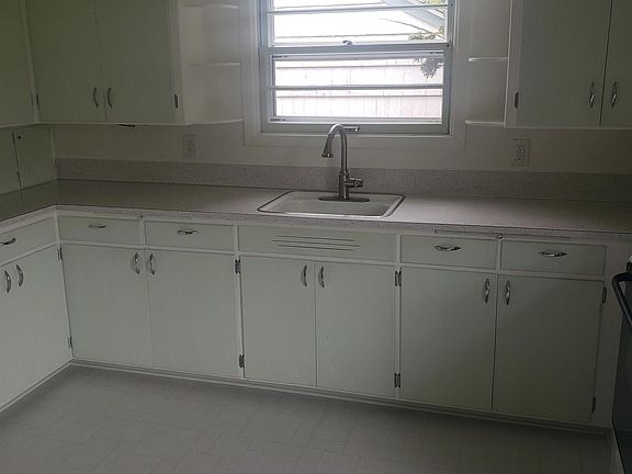 4th image of 855 Clay St SE