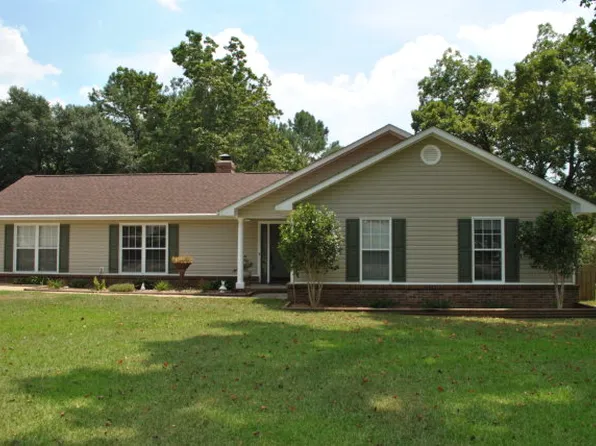 610 Chapelwood Dr, Dothan, AL 36305