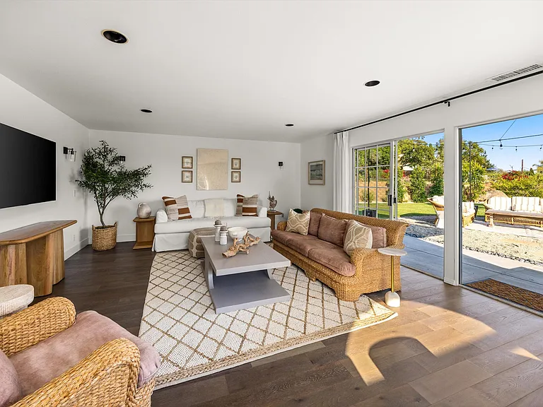 1378 Sycamore Canyon Rd — Photo 5
