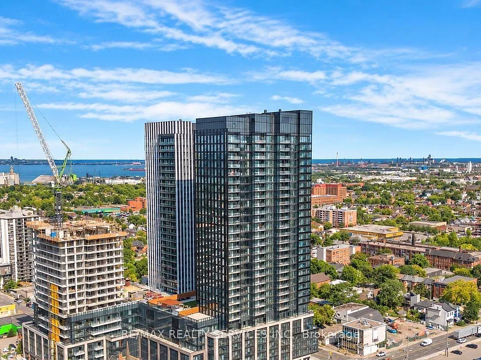 91 John St S #704