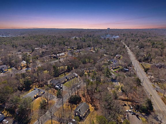 4th image of 38 White Oak Trail