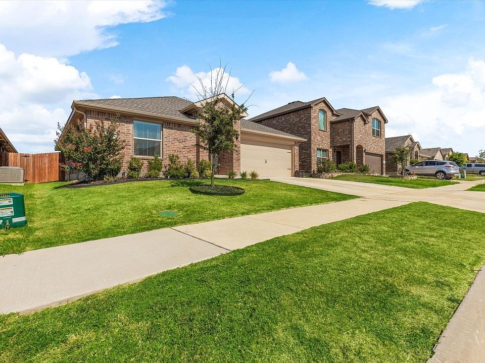 8424 Comanche Springs Dr, Fort Worth, TX 76131 | Zillow