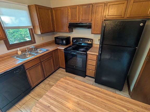 5th image of 3191 Aqueduct Dr #B