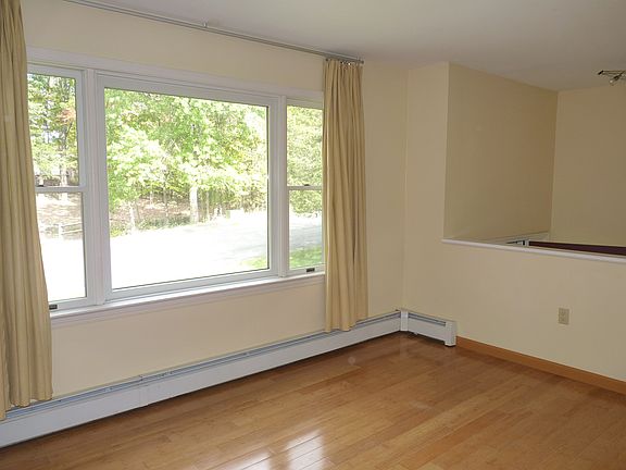 2nd image of 34 Bonticou View Dr