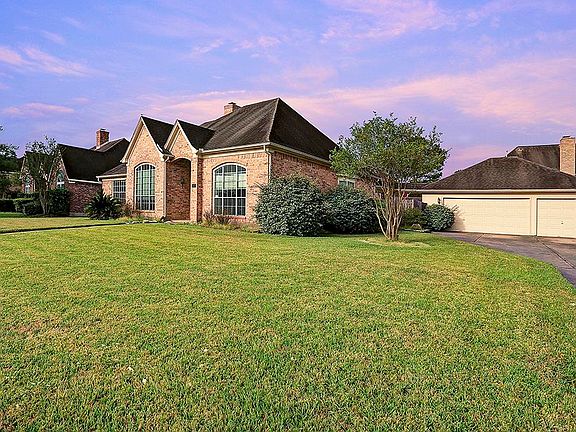 3rd image of 3223 Truesdale Dr