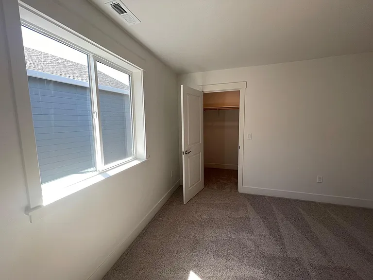 2552 Brackenfern Rd — Photo 26