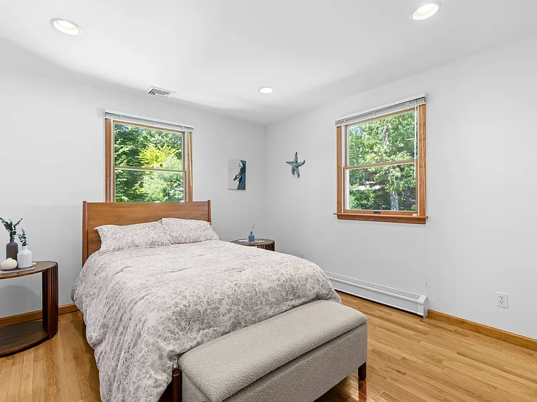 340 N Magee St — Photo 18