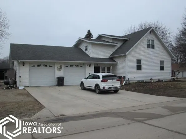 716 1st St SE, Belmond, IA 50421