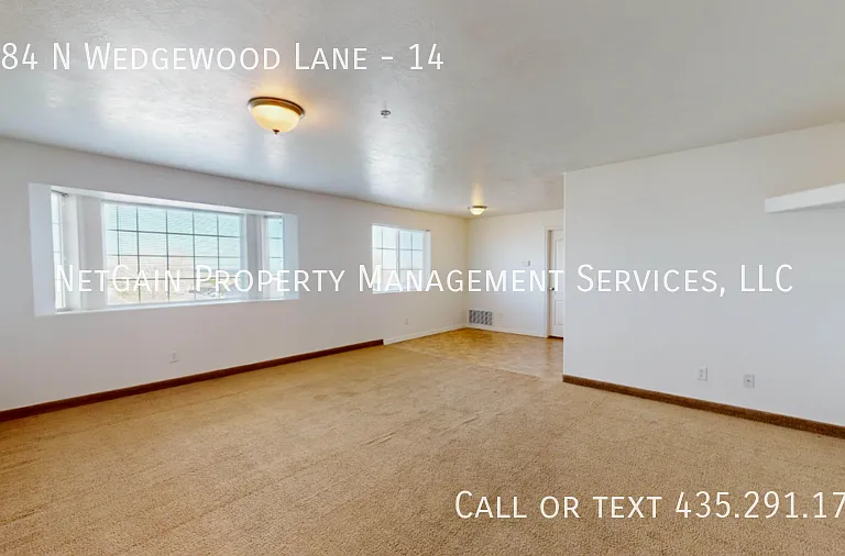 1784 N Wedgewood Ln #14 — Photo 2