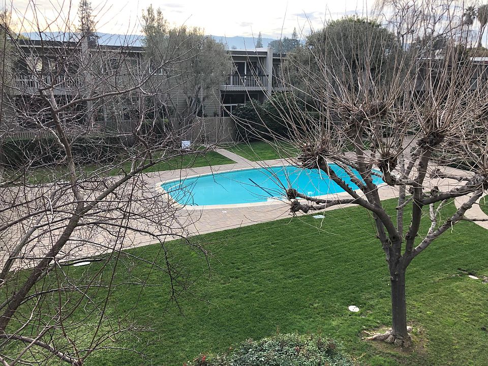 2nd image of 646 Leahy St