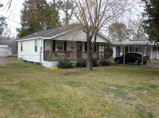 4530 Lee St, Groves, TX 77619