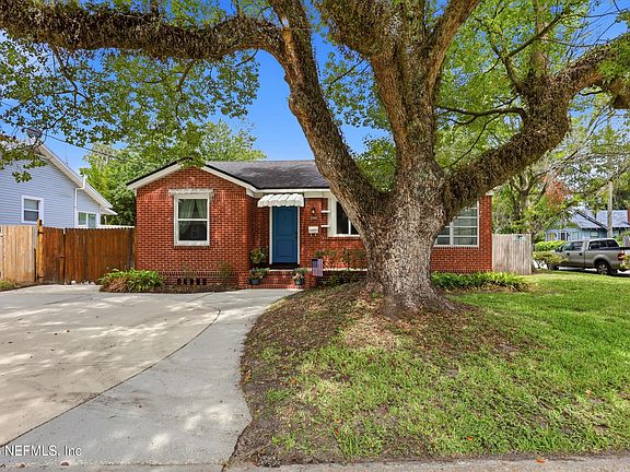 2nd image of 2104 MERRILL Avenue