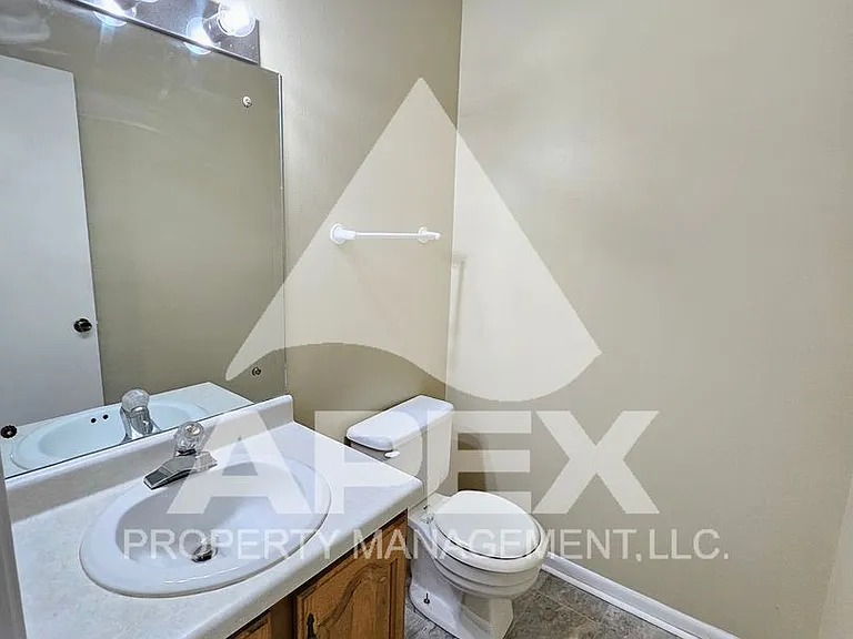 1331 Francis Station Dr — Photo 10