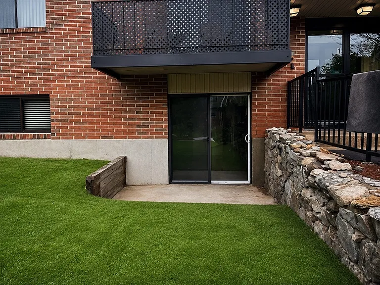 176 Maple Ave #1 — Photo 10