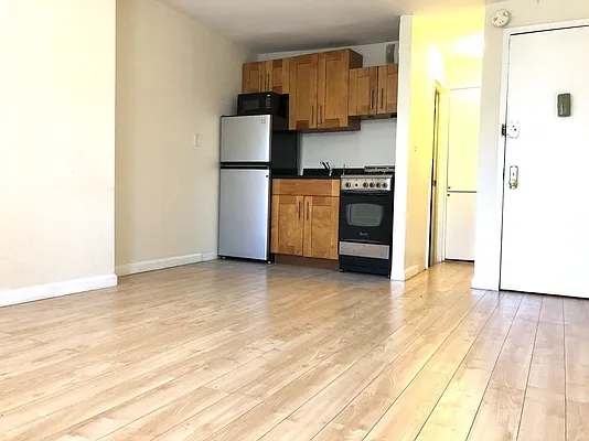 Rented by Meraki Realty LLC | media 10