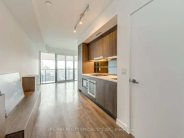 215 Queen St W #1405 — Photo 4
