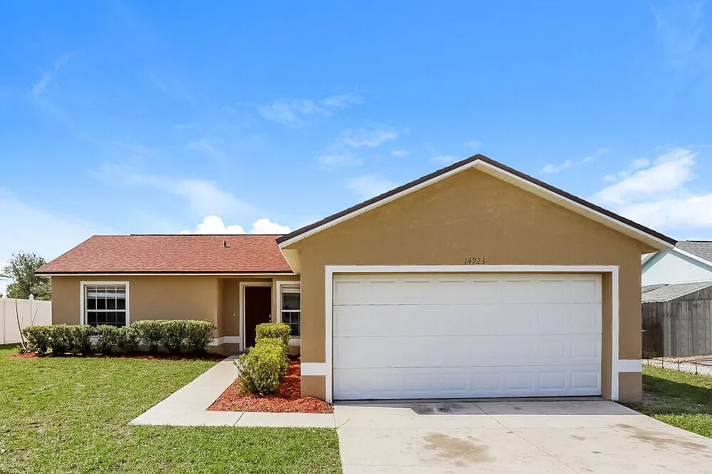 3 bed, 2.0 bath, 1080 sqft, $2,030 — Photo 1
