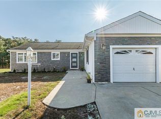 15 Wojtyla Ct, Toms River, NJ 08757
