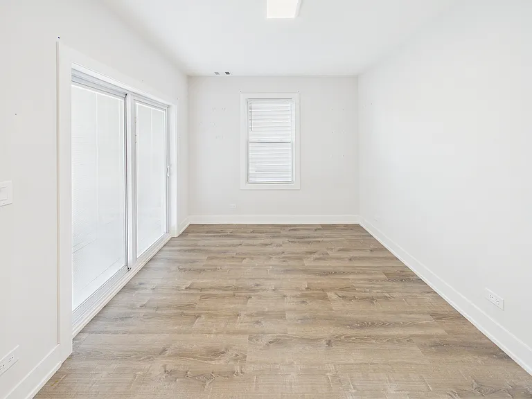 2725 N Drake Ave #1 — Photo 23