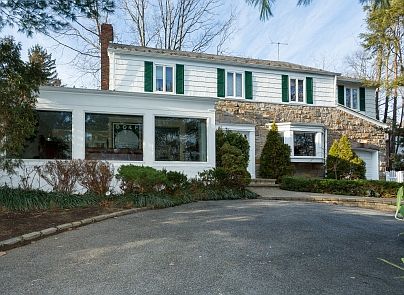1st image of 6 Parkwood Dr