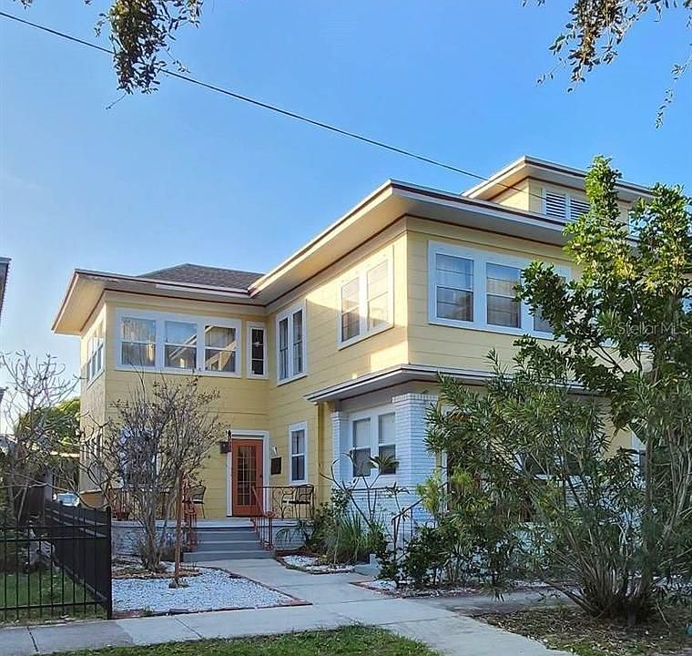 1st image of 628 5th St N APT 1