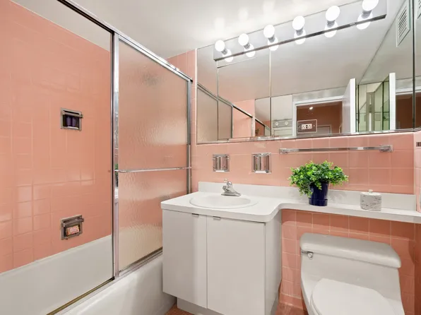 70 East 10th Street image 13 of 21