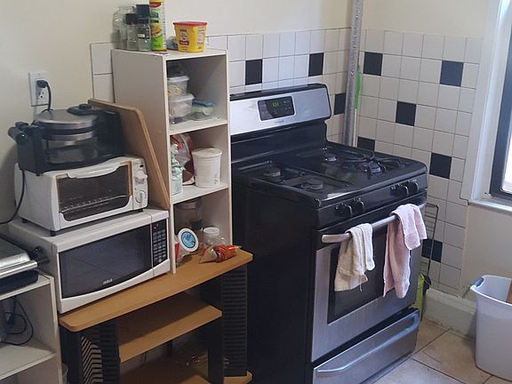 3rd image of 2546 35th St APT 1R