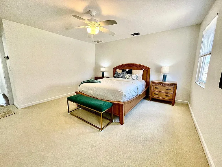 3567 Commodore Cir — Photo 26