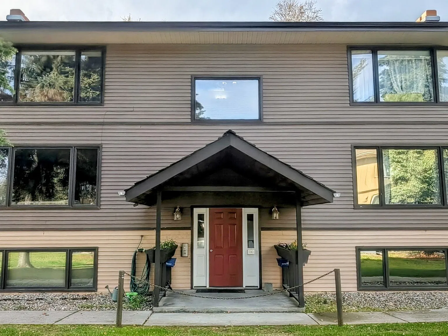 2 bed, 960 sqft, $2,300 — Photo 1