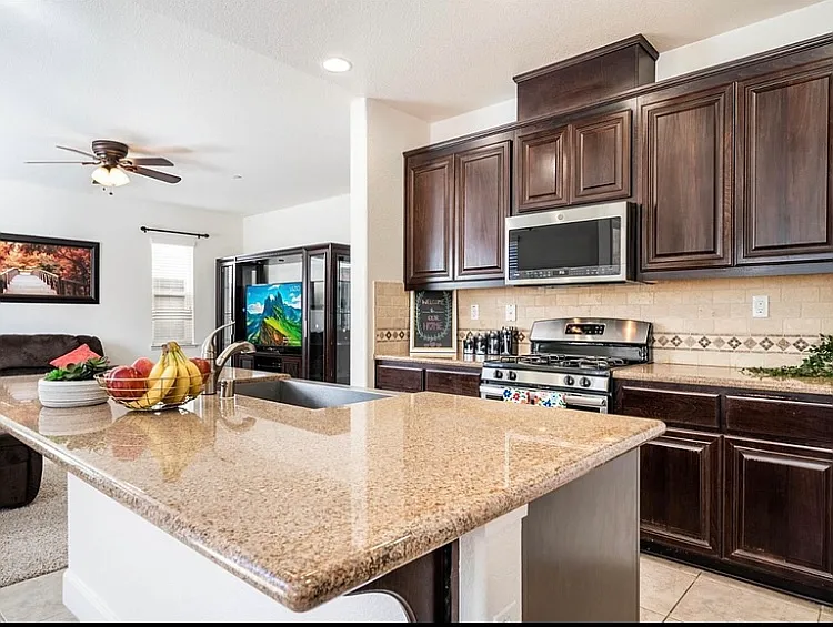 1475 Leonard Ct — Photo 8