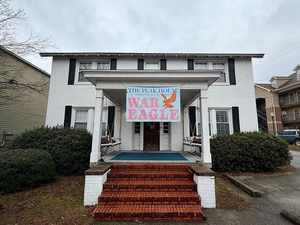 332 W Glenn Ave