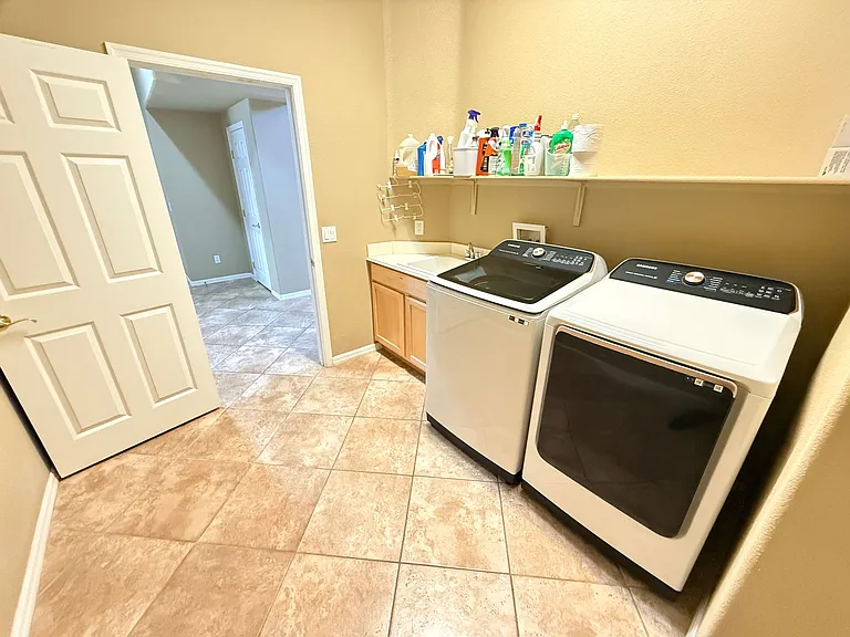 7743 Villa De La Paz Ave — Photo 25