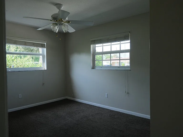 980 Woodland Ave — Photo 14